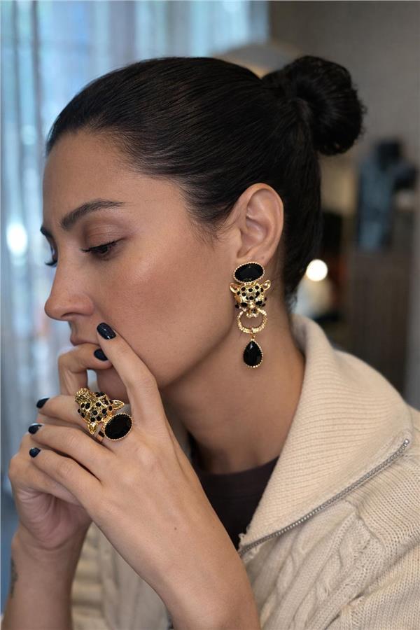 Eliana Altın Renk Leopar Figürlü Siyah Damla Taşlı Sallantılı Küpe- Yüzük Set